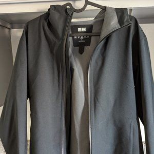 Uniqlo Blocktech parka raincoat